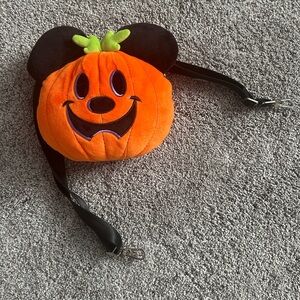 Harvey’s Minnie Mouse Halloween Crossbody Plush Bag